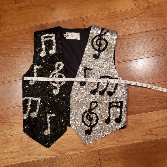 Musical Notes Sequin Vest - Picture 5 of 6